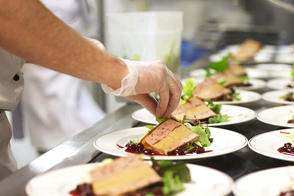 HYGIÈNE ALIMENTAIRE, DANS LES ÉTABLISSEMENTS DE RESTAURATION COMMERCIALE